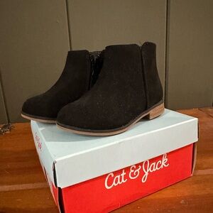 Cat & Jack Kids Size 6 Black Suede Boots
